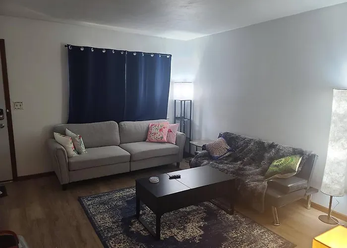 3 Bedroom Near Foundation Park Holiday home