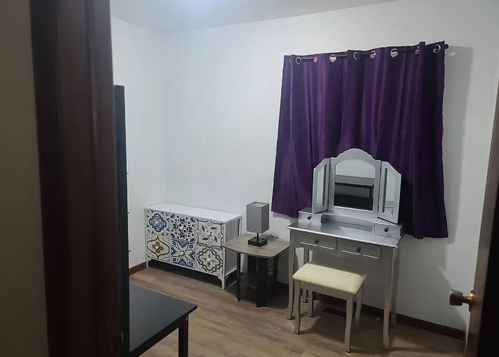 3 Bedroom Near Foundation Park Holiday home